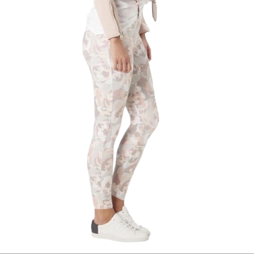 Spanx Jean-ish Leggings in Blush Bloom - Picture 3 of 8